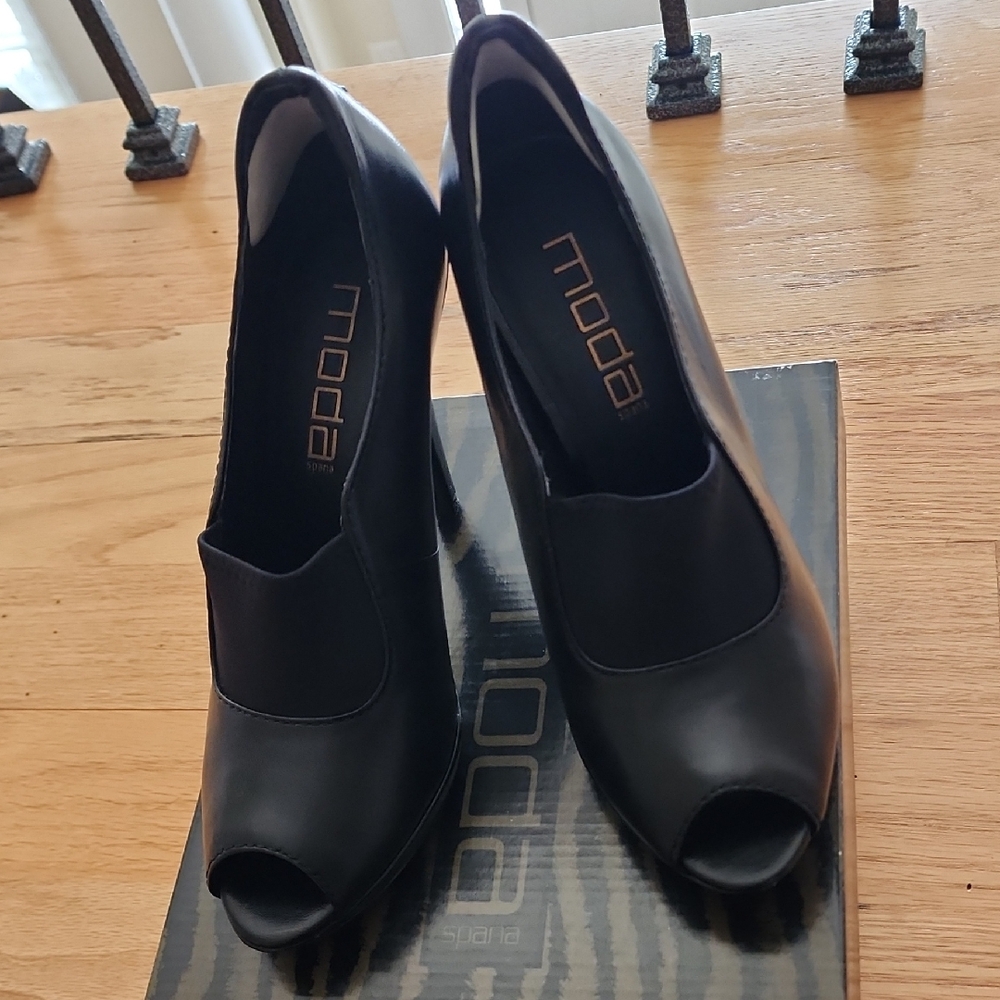 Moda Elegant Black Peep Toe Heels